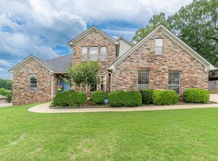 4 Topaz Ln, Maumelle, AR 72113