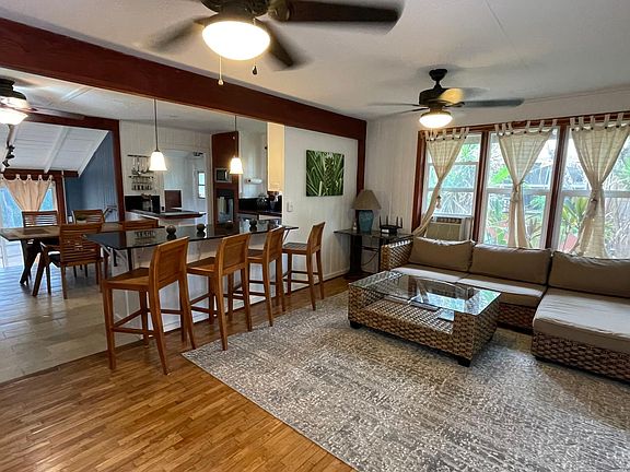 Living/kitchen area