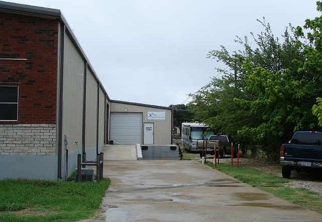 2nd image of 800 Katy Rd
