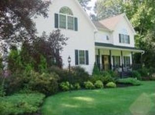 4 Amato Dr W, Cortlandt Manor, NY 10567