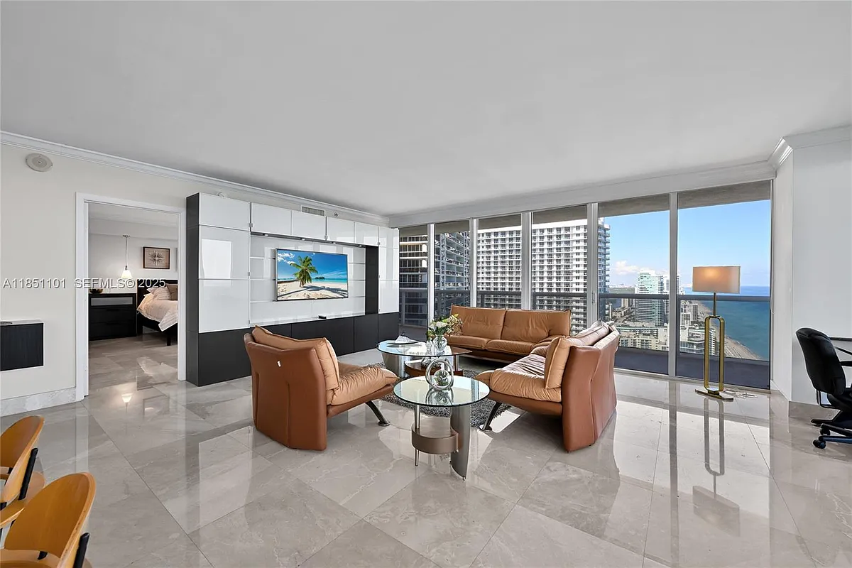 Building Photo - 1830 S Ocean Dr #3801
