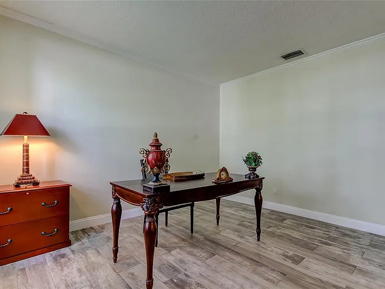 9401 Woodbay Dr — Photo 7