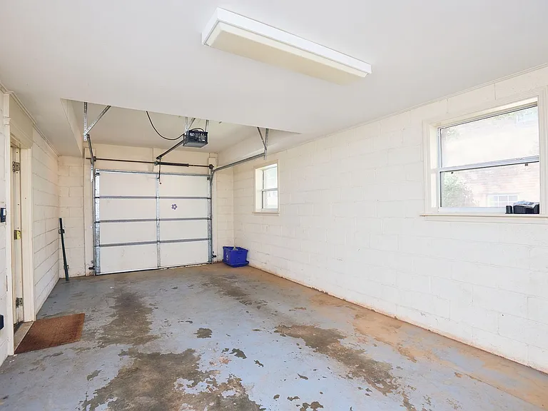 1950 Farris Dr — Photo 15