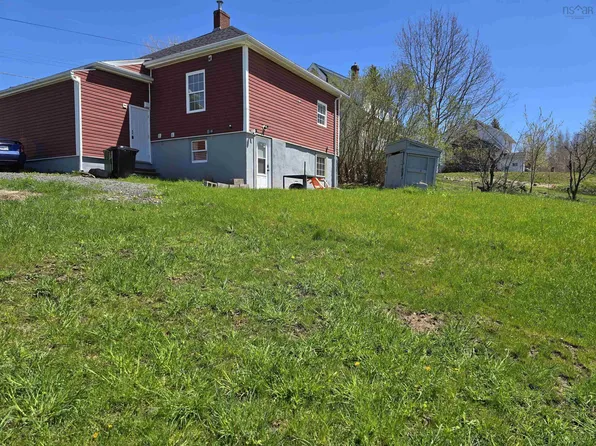 66 Oak St, Trenton, NS B0K 1X0
