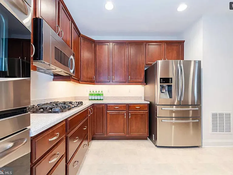 8042 Four Quarter Rd — Photo 15