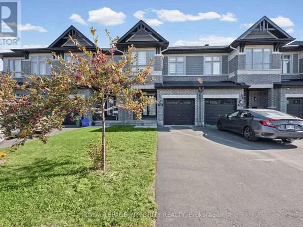 926 Omagaki Way, Ottawa, ON K1X 0J2