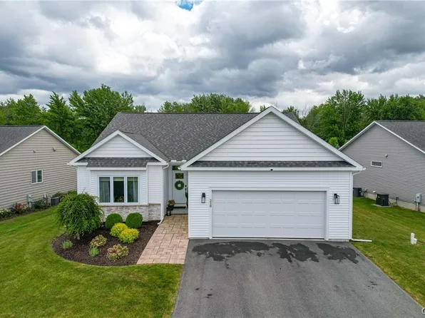 238 Marine View Dr, Bridgeport, NY 13030
