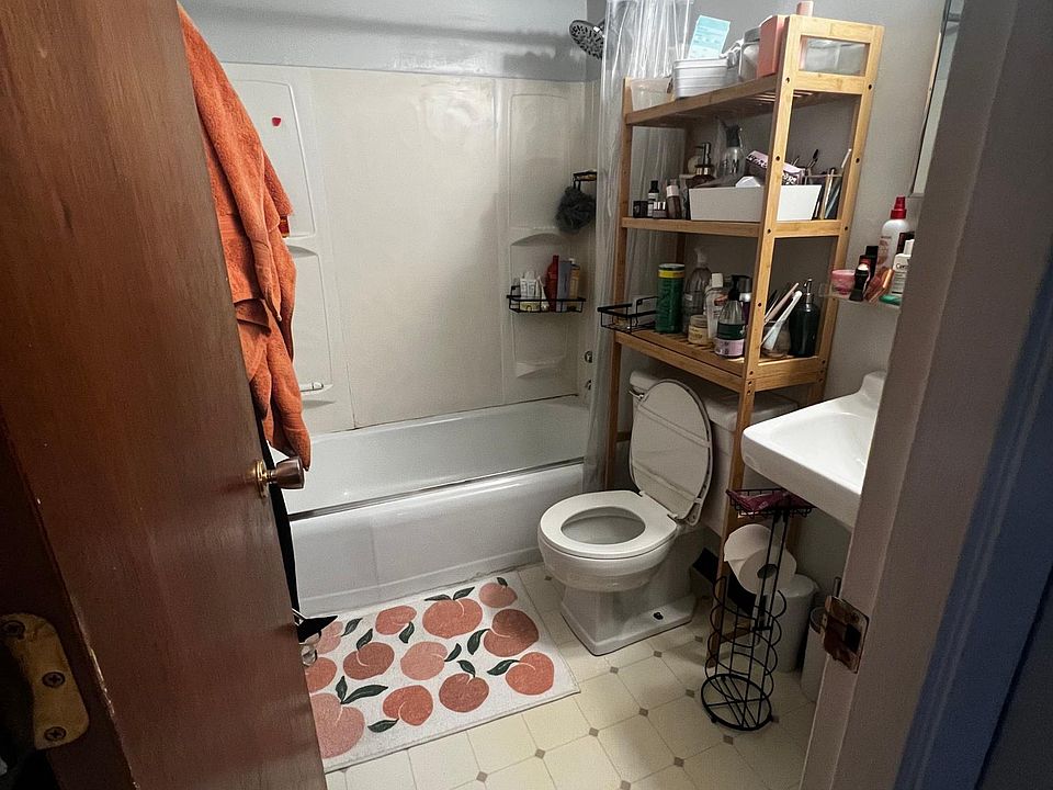 1st image of 3072 Dorris Ave #C