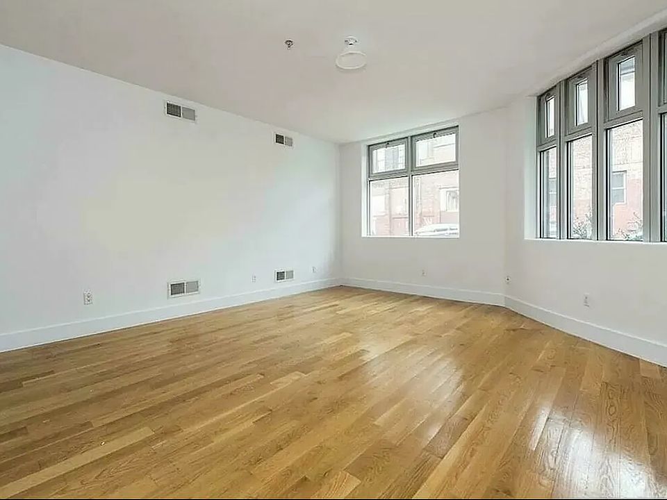 1st image of 90 Meserole St APT 1A