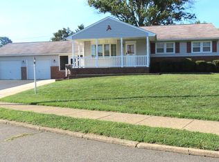 136 Edgewood Ln, Brookhaven, PA 19015