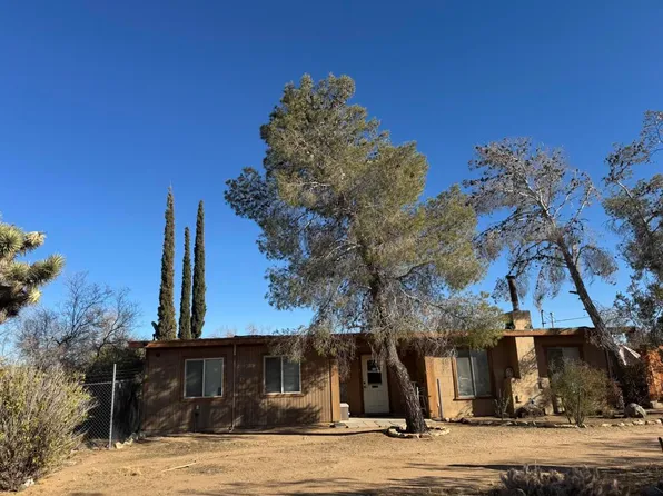 2975 La Habra Ave, Yucca Valley, CA 92284