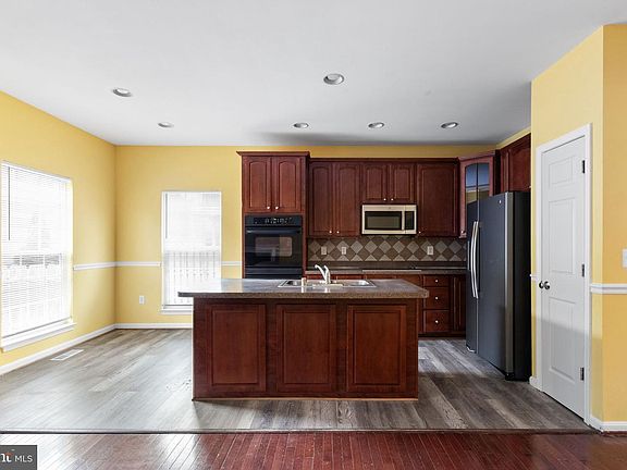 5th image of 109 Chesterbrook Ct