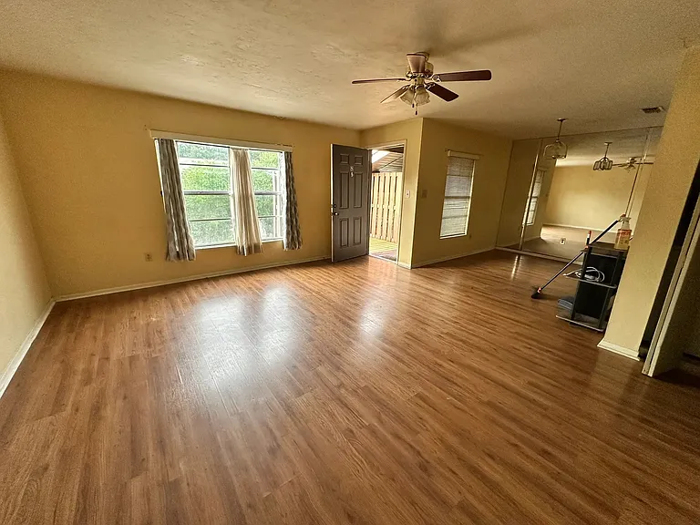 3924 SW 26th Dr #8 — Photo 10
