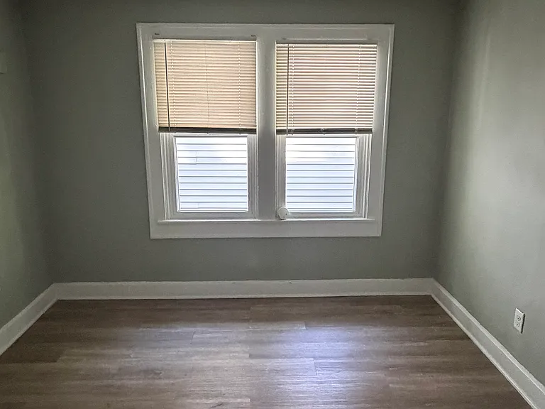 2319 Coyner Ave — Photo 17