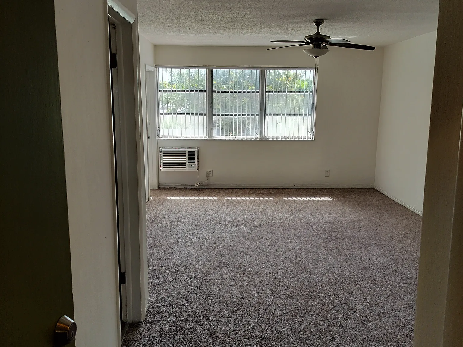1 bed, 750 sqft, $1,400 — Photo 2