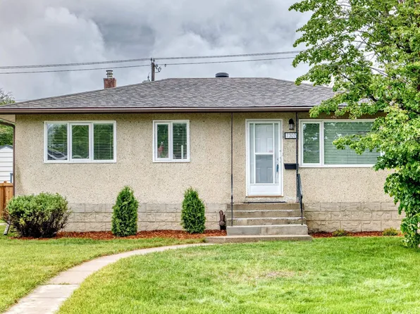 7307 76th St NW, Edmonton, AB T6C 2J7