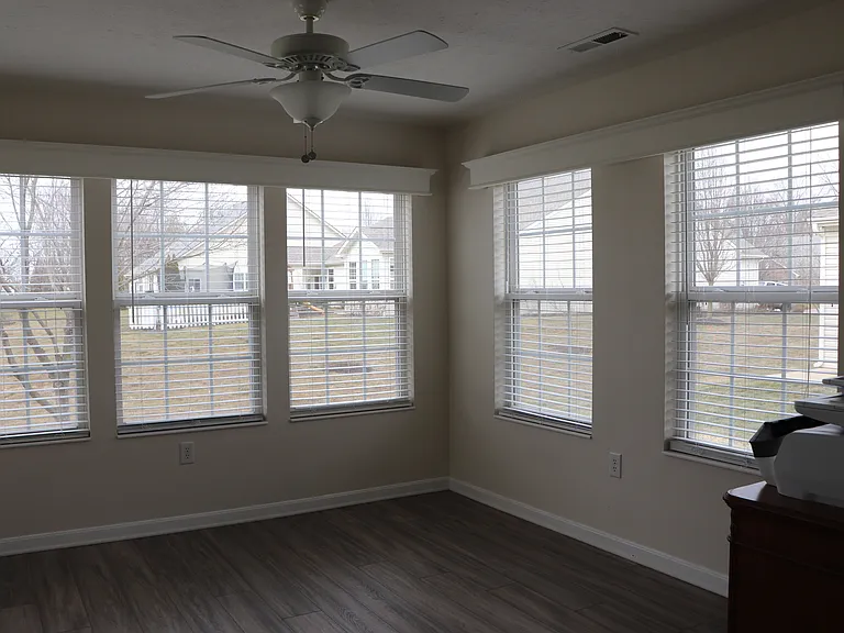 528 Dylan Dr — Photo 19
