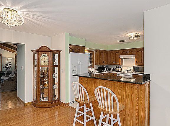 3rd image of 4405 W Morse Ave