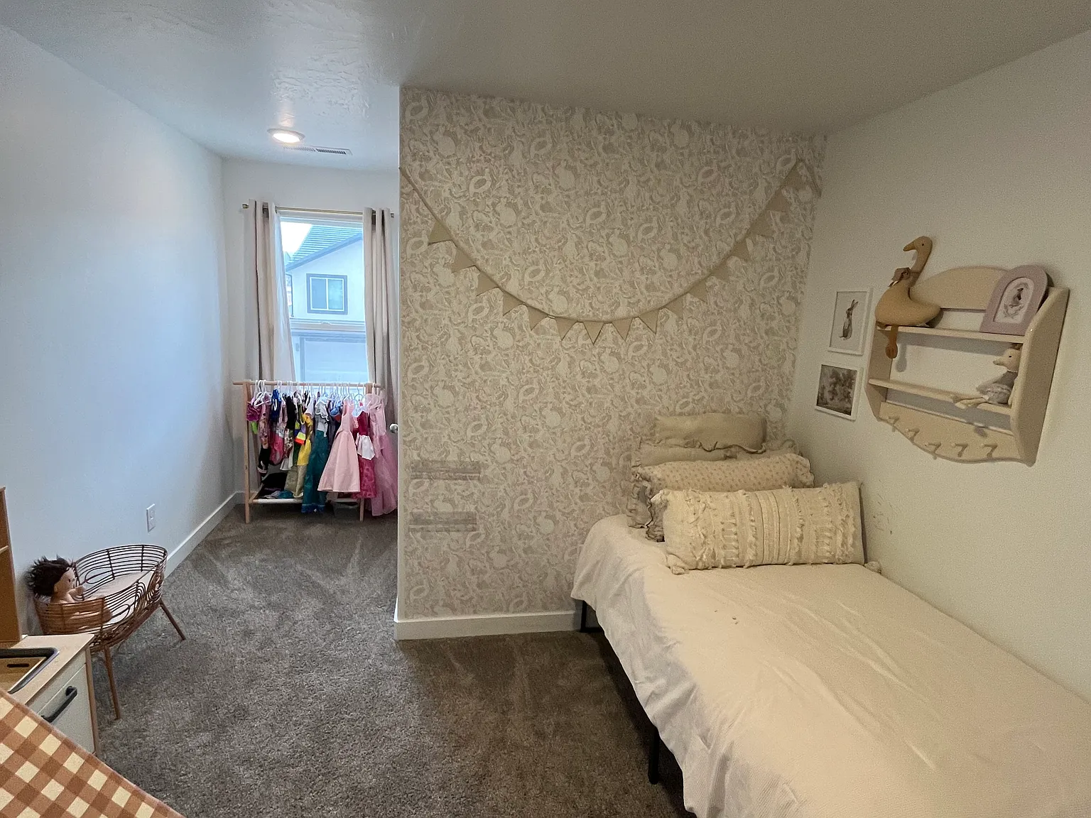3 bed, 1317 sqft, $1,900 — Photo 4