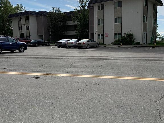 3rd image of 140 Eagle St APT 106