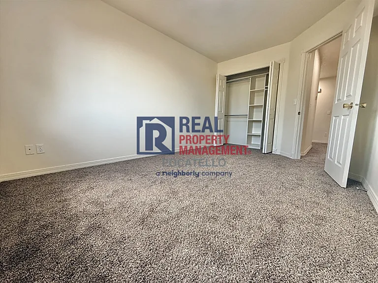 4734 & 4736 Heidi Ct — Photo 15