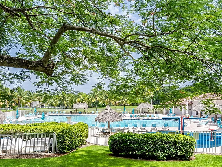 4319 Greenbriar Ln — Photo 20
