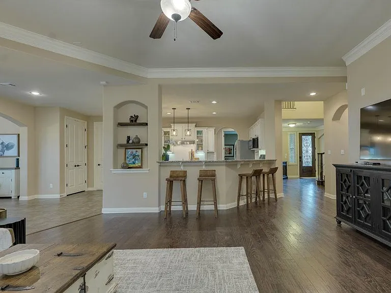 308 Duffy Ln — Photo 5