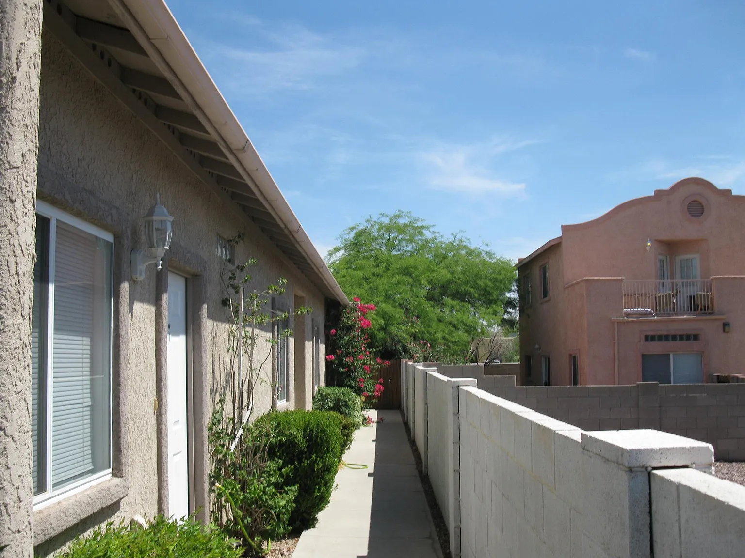 2 bed, 900 sqft, $1,150 — Photo 1