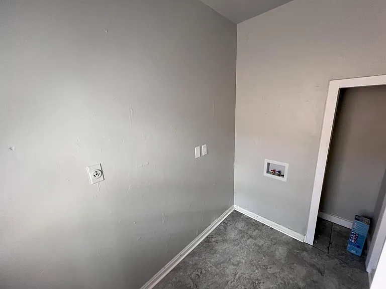 2808 NW 35th St — Photo 7