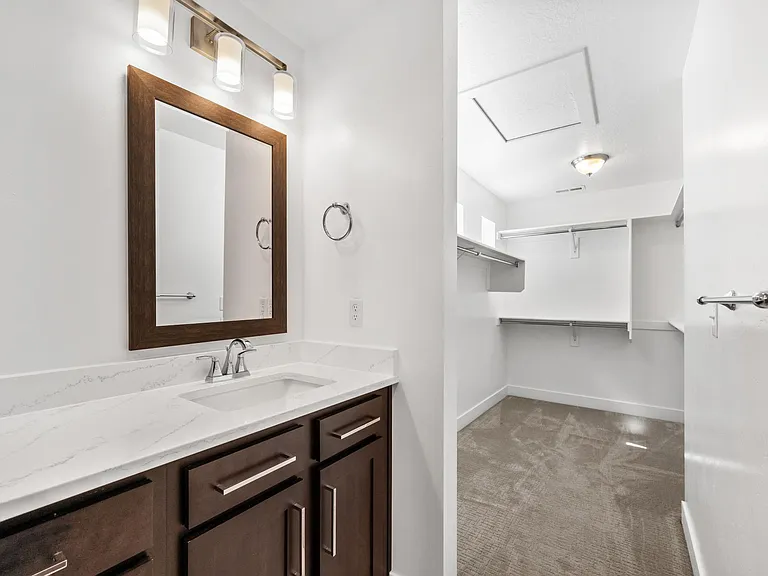 974 W Rutledge Rd — Photo 25