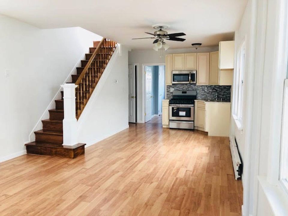 1st image of 11450 146th St