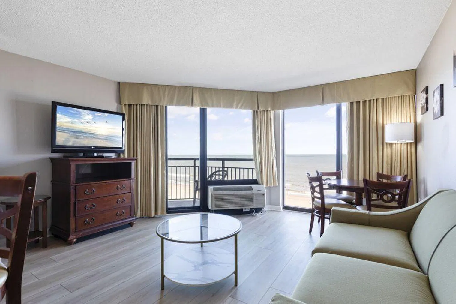1 bed, 1.0 bath, 592 sqft, $3,072 — Photo 1