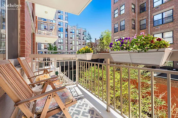 Sold by Sotheby's International Realty | media 3