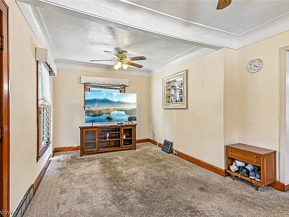 4th image of 3556 W 54th St