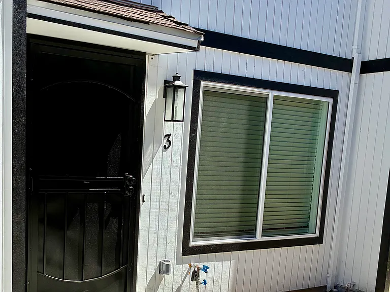 1240 S School St #1 — Photo 1