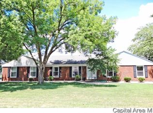 1801 Deerfield Rd, Chatham, IL 62629