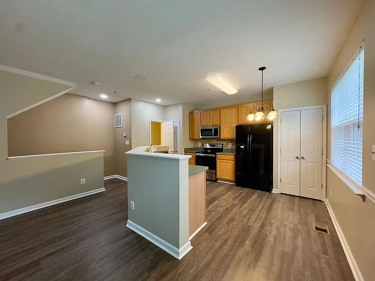 130 Mohegan Dr #B — Photo 11