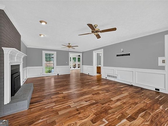 4th image of 840 Eagle View Trl