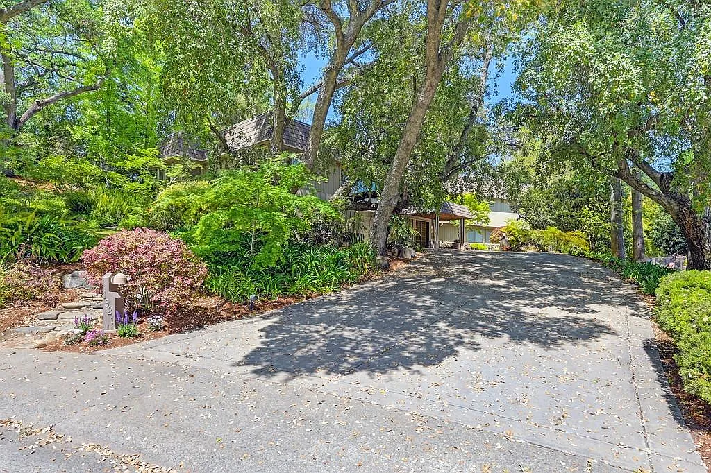 1921 Lowland Ct photo 1