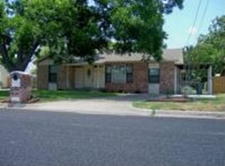 209 Harmon Rd, Hurst, TX 76053