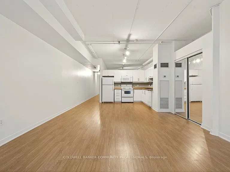 120 Jackson St W — Photo 31