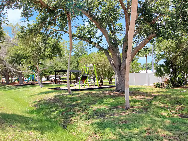1311 E Gate Dr — Photo 21