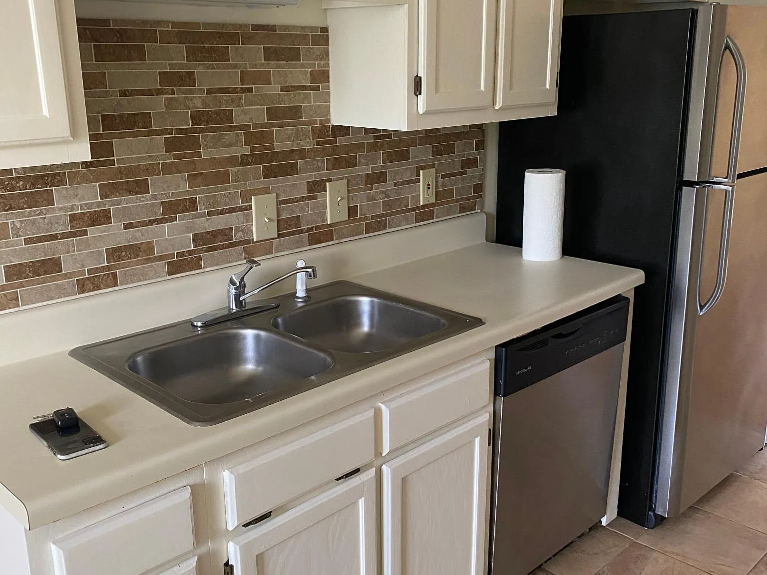 3 bed, 1394 sqft, $1,985 — Photo 4