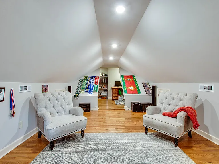 Bowlingate Ln — Photo 38