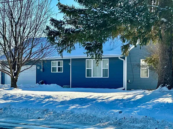 504 E Market St, New Sharon, IA 50207