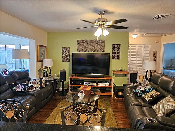 2nd image of 2605 Wildwood Ln