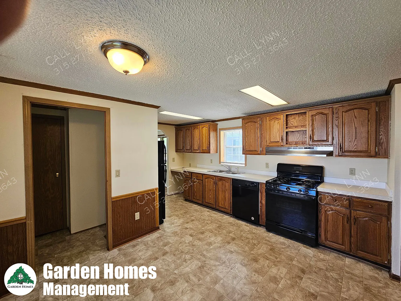 2 bed, 924 sqft, $1,390 — Photo 1
