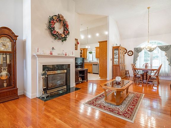 3rd image of 38 Holly Ln Unit 38