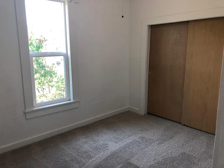 125 NE Whitman St — Photo 14