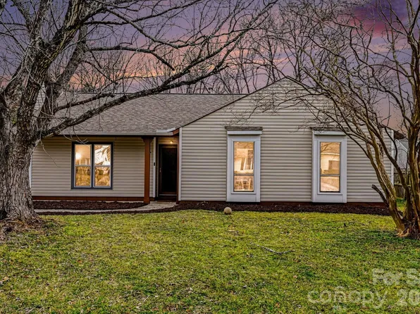 10915 Copper Field Dr, Pineville, NC 28134